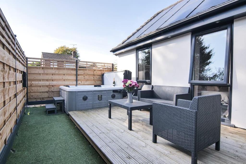 Hoxne Cottages - Sunflower Cottage With Private Hot Tub ยอร์ค ภายนอก รูปภาพ